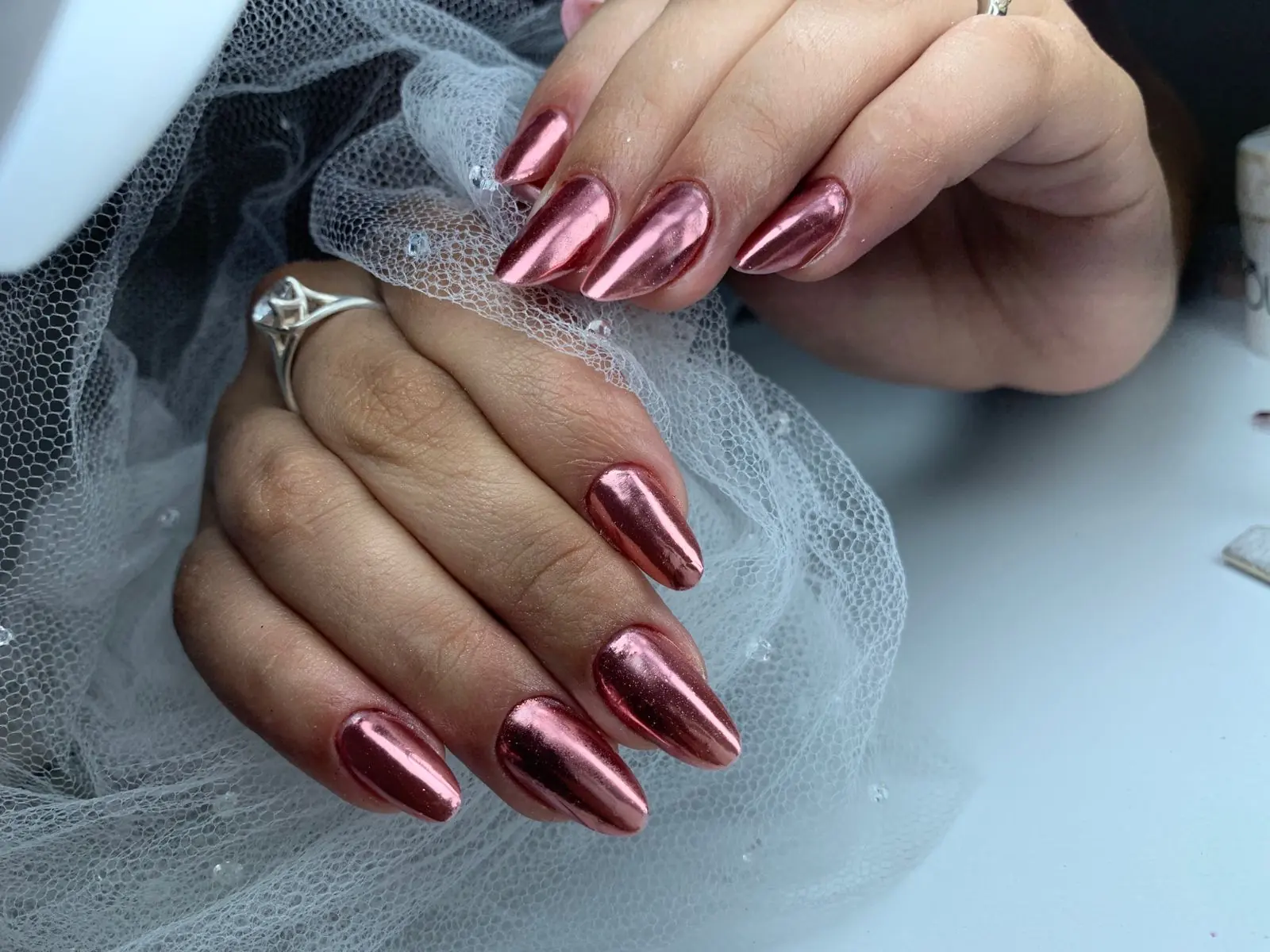 Unhas feitas no Sabrina Paloma Stúdio de Unhas, trabalho 1